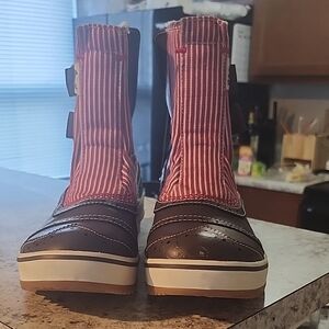 Womens Sorel Red and Brown Ankle Boots Waterproof.